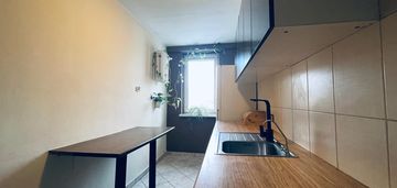 Bezpośrednio 2‑pokojowe mieszkanie z balkonem, komórką lokatorską i piwnicą