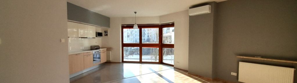 Jasne|zielona, cicha okolica | miejsce w garażu |