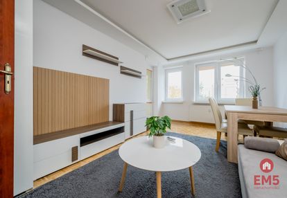 Przytulne dwustronne mieszkanie z loggią