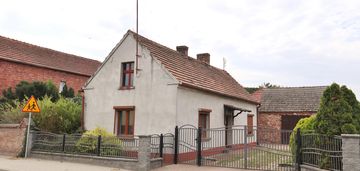 Dom wolnostojący z dużą działką.