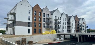 Balkon i ogrzewanie podłogowe i pomalowane