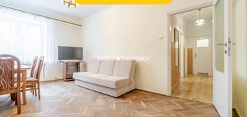 2-pokojowe z osobną kuchnią.