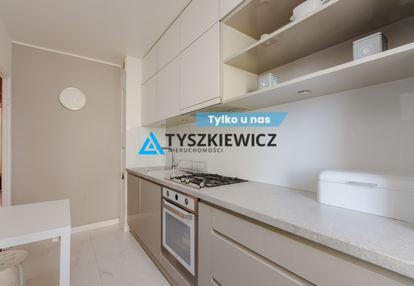 Komfortowe 3 pok., duży balkon, widok na zatokę