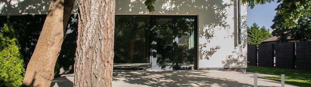 Odebrany. garaż. dodatkowo strych 32 mkw.