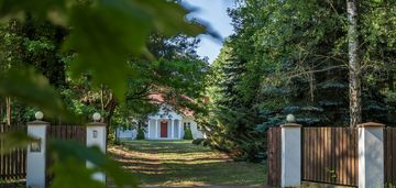 Dom w parku, staw z plażą, ogromny potencjał