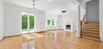 Środkowy segment z ogrodem-zawady