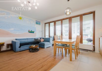 Przestronny apartament z tarasem i ogródkiem