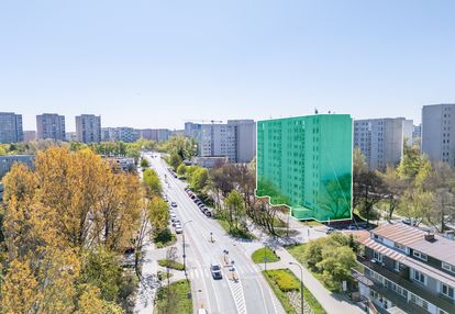 3 lub 4 pokoje w pobliżu stacji metra