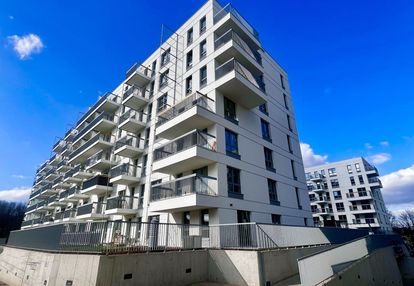 Niebywale ustawne i jasne z balkonem,