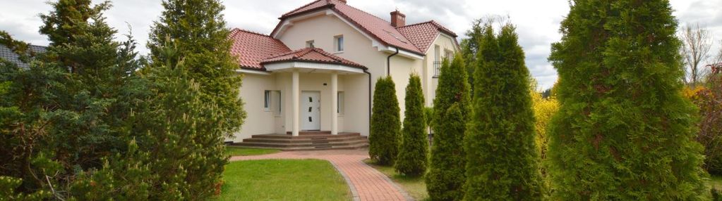 Willa pod lasem! duży ogród! niedaleko gdyni!