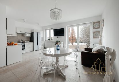 Dla rodziny 5 pokoi segment skrajny 2 m. postojowe