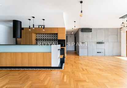 Przestronny apartament z tarasem na salwatorze
