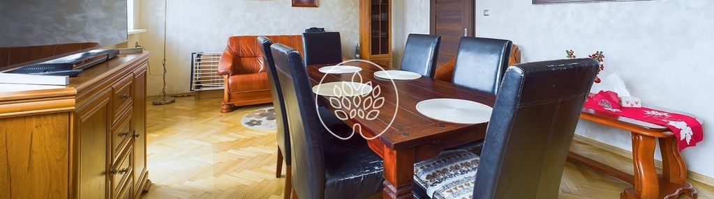 Dom , garaż dwustanowiskowy plus mieszkanie 50m