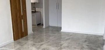 45m2, 3 pokoje , balkon, teren zamknięty!