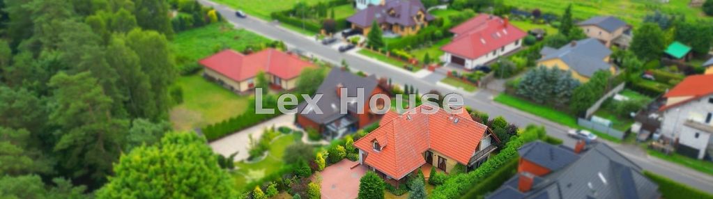 Dom z wejściem do lasu