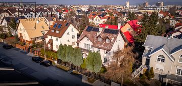 Dom wolnostojący - trzy niezależne mieszkania