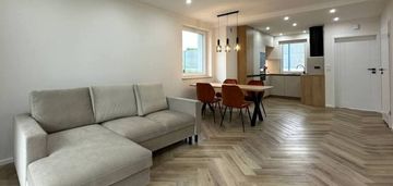 Na sprzedaż przestronny apartament z ogródkiem