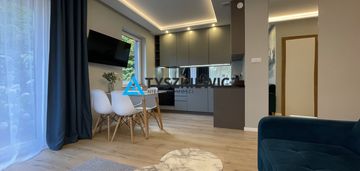 Apartament 2 pok.| ogródek| miejsce postojowe| las