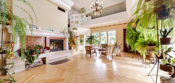 Wyjątkowa willa z rozległym ogrodem nad jeziorem