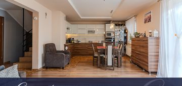 Dom z ogrodem i garażem umeblowany i wyposażony