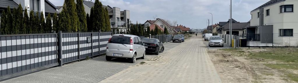 Płaska, słoneczna działka z mediami – rębiechowo!