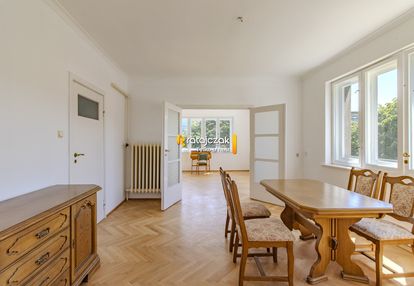 Mieszkanie w modernistycznej kamienicy hallera