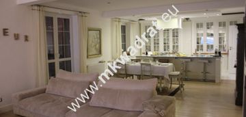 Piękny dom w stylu francuskim