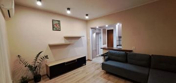 Metro | kawalerka | do wprowadzenia | balkon