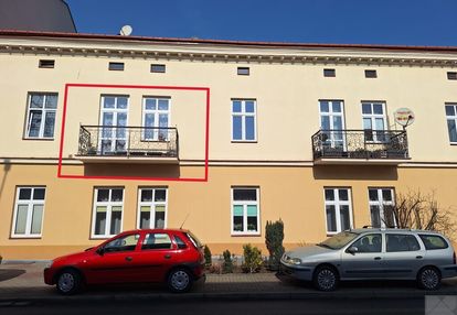 Kawalerka w zadbanej kamienicy 1 piętro z balkonem