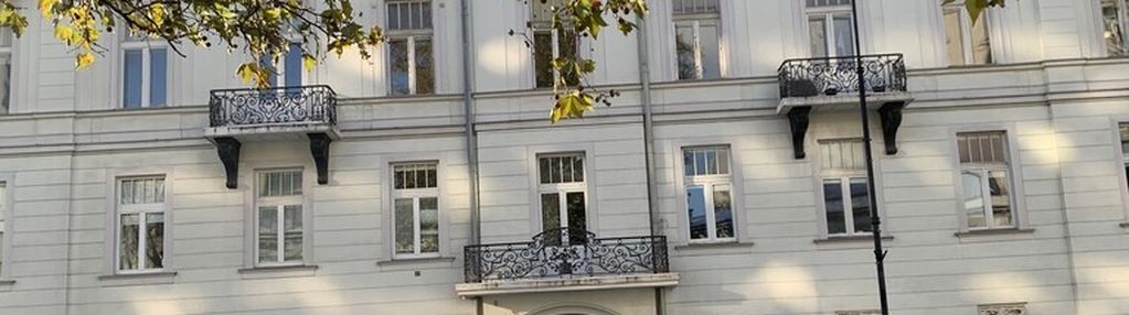 Al. ujazdowskie, zabytkowa kamienica z xix wieku