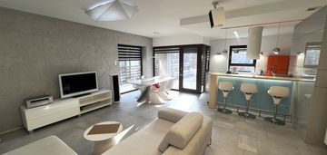 Komfortowy apartament w centrum łodzi obok parku.