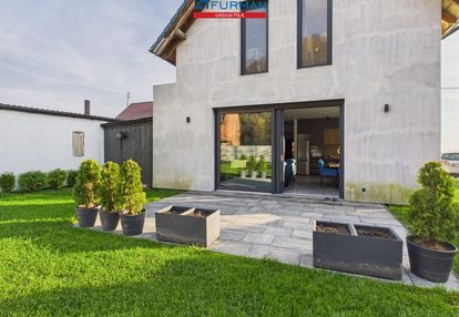 Nowoczesny dom na dużej działce 3800 m² pod piłą