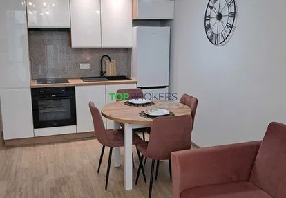 Salon z aneksem i sypialnia, klimatyzacja, garaż