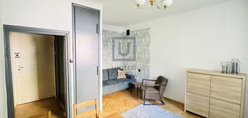 Mieszkanie w kamienicy na mokotowie do wejścia.