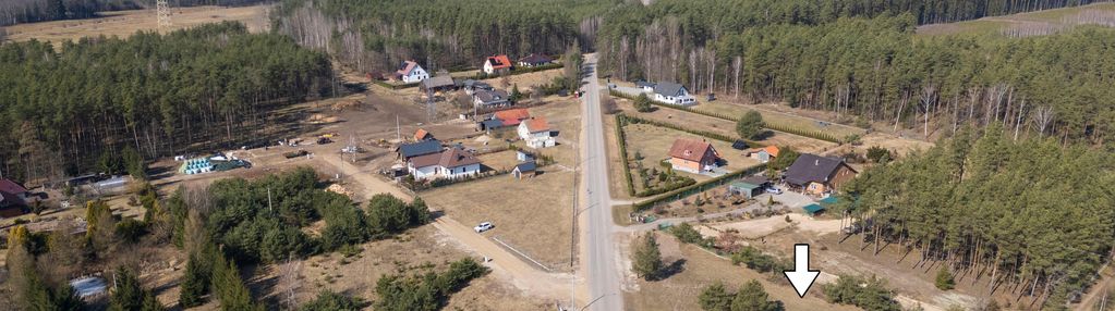 Przestronna działka budowlana w płozach