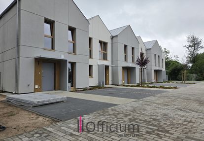 Nowoczesny segment 103,31 m² z ogródkiem