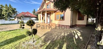 Ekskluzywny dom w doskonałej lokalizacji — rawicz