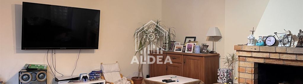 Dom w wałczu z ogrodem i garażem