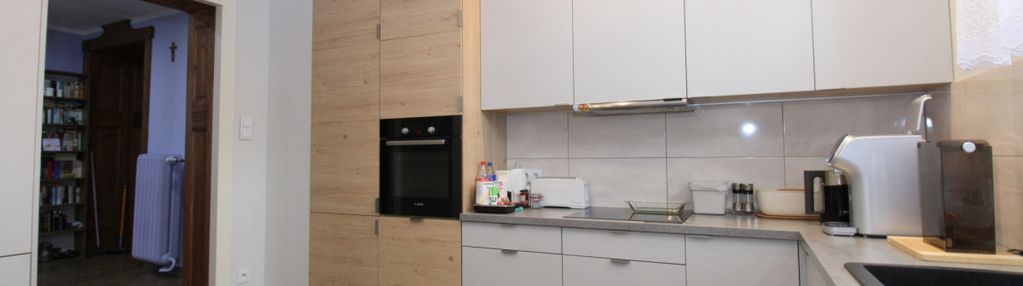 Nietuzinkowy dworek po dużym remoncie, w centrum