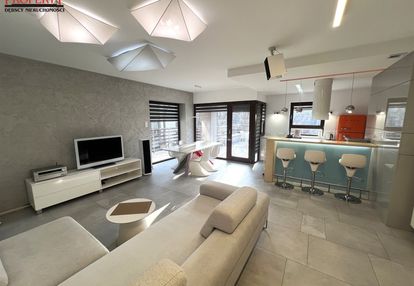 Komfortowy apartament w centrum łodzi obok parku.