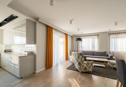 Apartament na 13 piętrze z widokiem – 4 pokoje z garderobą, tarasem