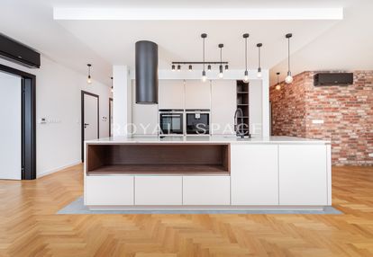 Przestronny apartament z tarasem na dachu