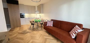 Nowe wyposażone dwa pokoje, ogródek, garaż