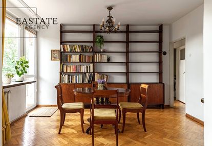 Saska kępa | oddzielna kuchnia | duży balkon | garaż + 2 komórki