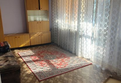 Jasne, przestronne mieszkanie w cichej okolicy....
