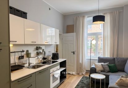 Stylowa kawalerka fabryczna i gotowa do zamieszkan