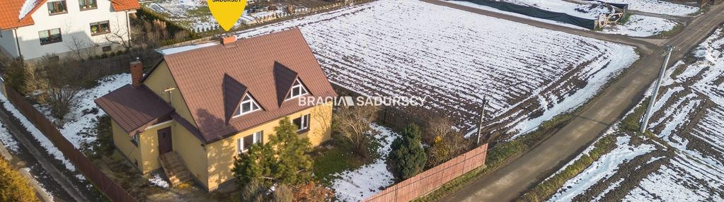 Dom wolnostojący w zielonkach, duża działka