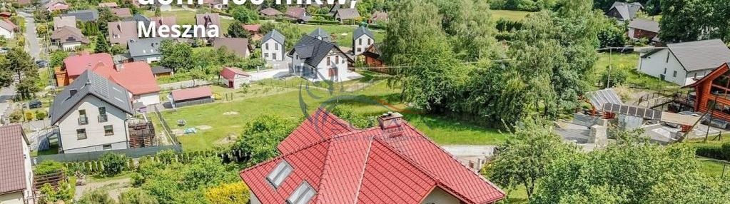 Dom meszna z widokiem na panoramę gór