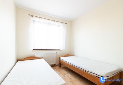 Dwa niezależne pokoje, balkon prądnik biały, 50m2.