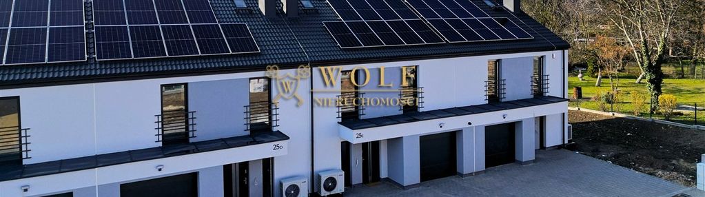 Dom w zabudowie szeregowej z fotowoltaiką